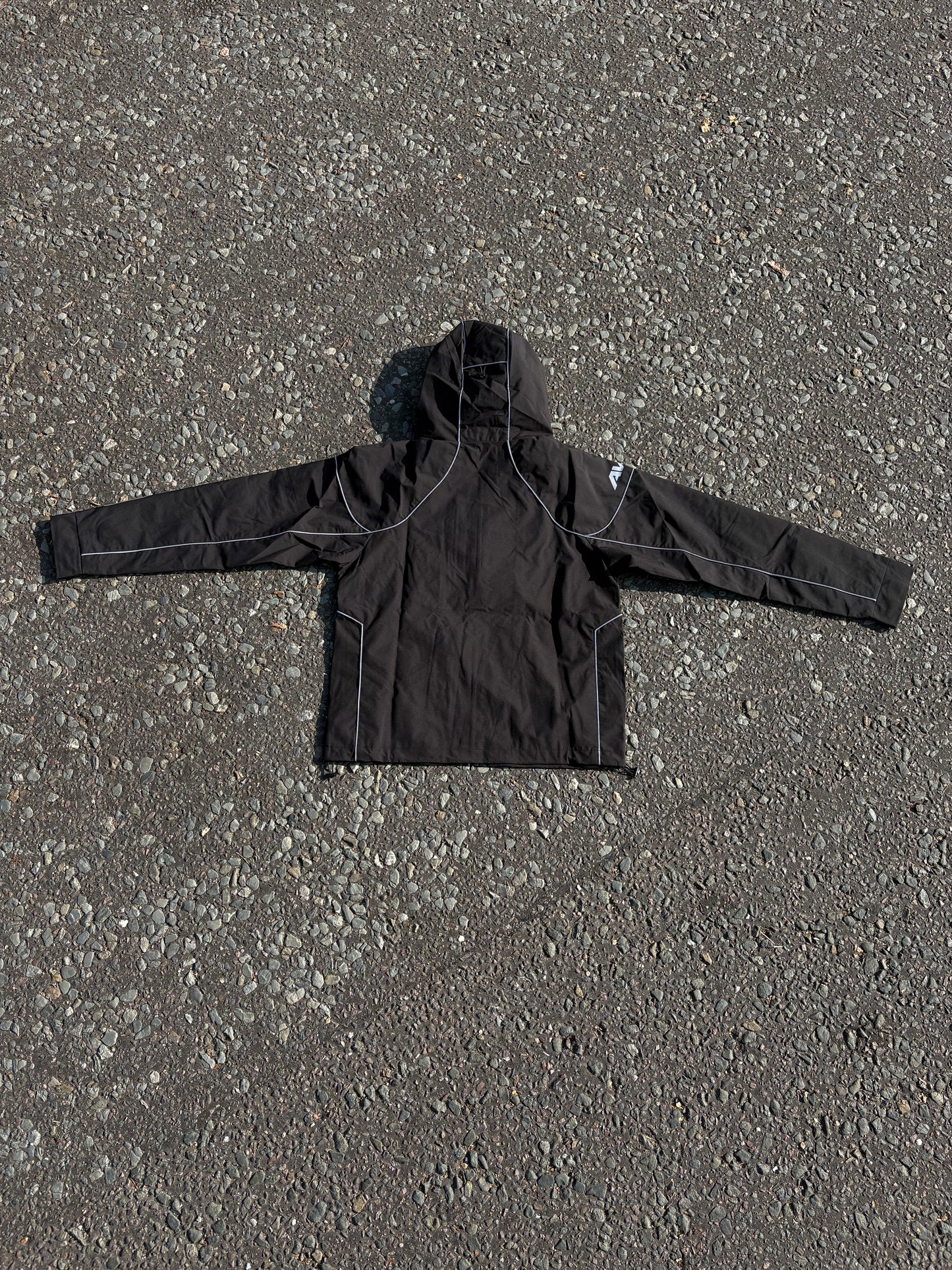 ALAM TECH SHELL JACKET BLACK