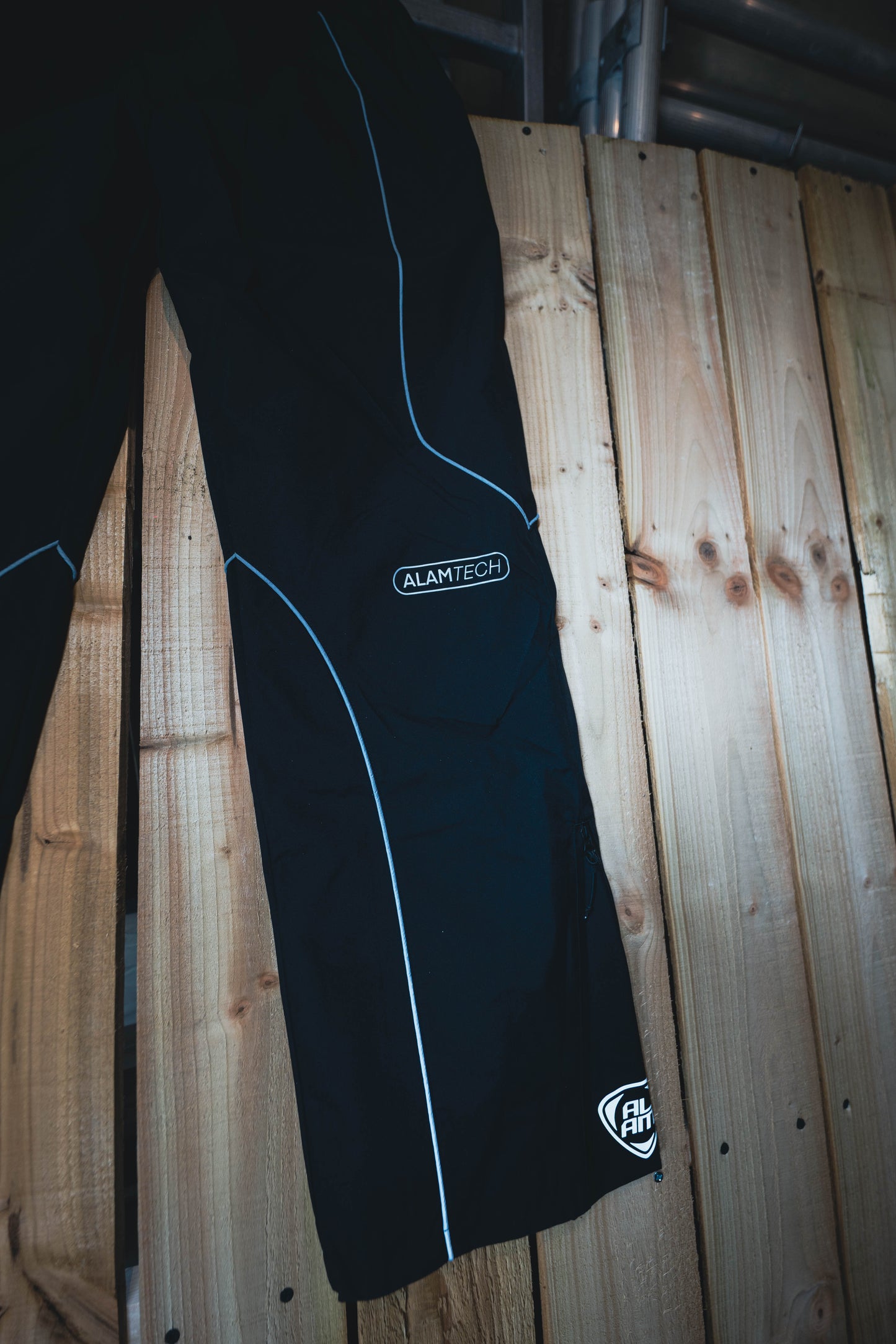ALAM TECH SHELL BOTTOMS BLACK