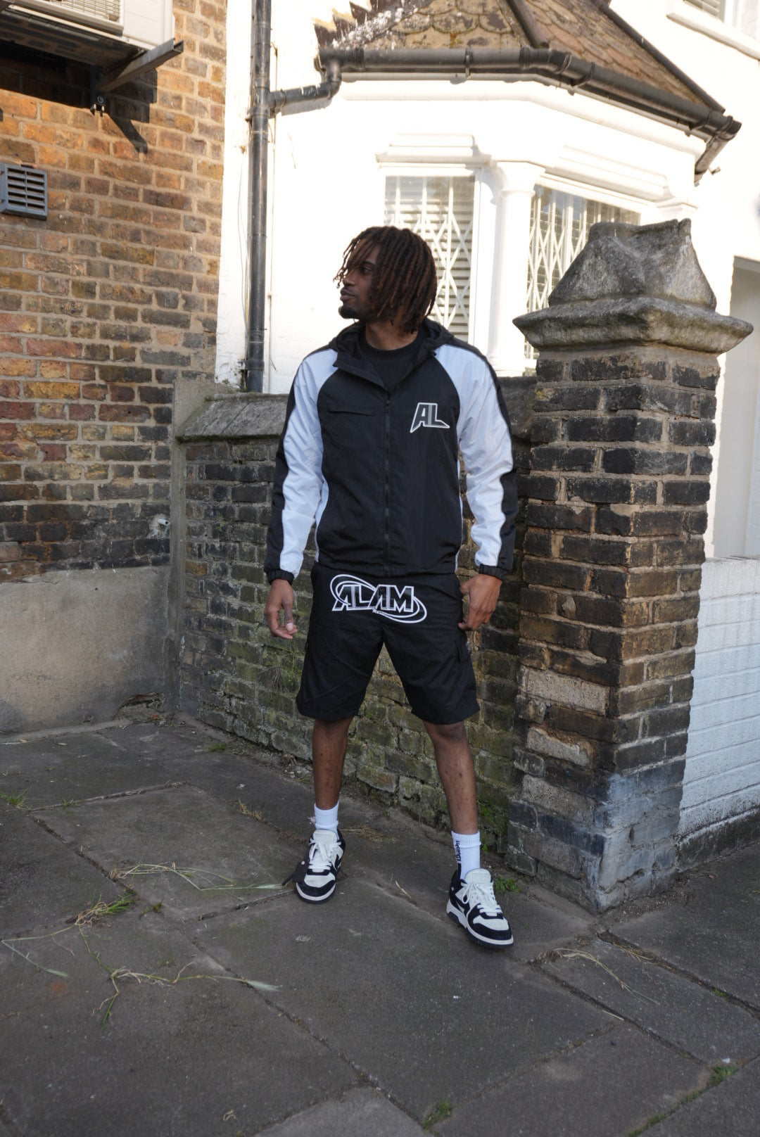 SKYLINE MILITANT BLACK CARGO SHORTS